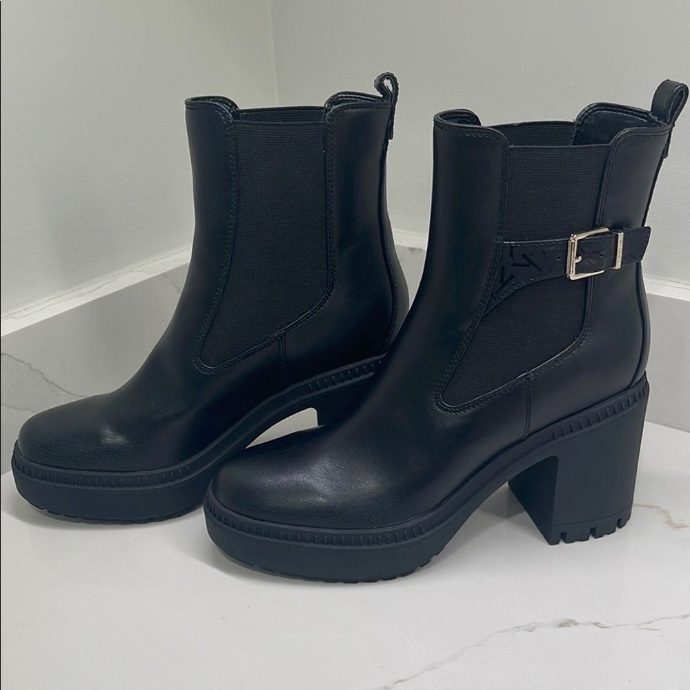 Calvin Klein Women’s Fayth Size 11 Black Ankle Boots